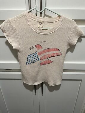 Girls Cream Short Sleeve Tee with American Flag Dove Graphic